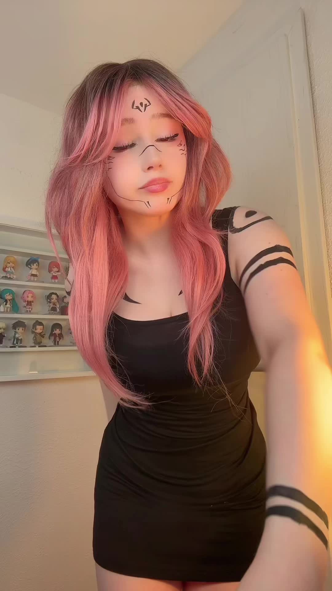 I love dresses 🥳 #sukunacosplay #jujutsukaisen #sukuna #cosplay